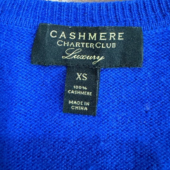 Charter Club 100% cashmere women's V-neck sweater in an Royal Blue color Sz XS - Picture 2 of 6